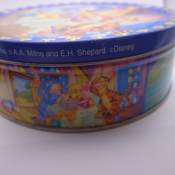 Winnie the Pooh Tin Collector Series 6/24 Best Before Date of 2005 - 1302-0 - Picture 4 of 14